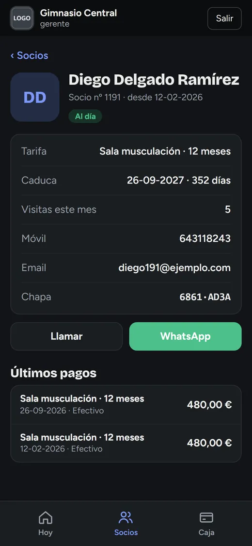 Móvil, ficha de un socio con sus datos y botones para llamar o escribir por WhatsApp